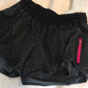 BLACK POLKA DOT LULULEMON RUNNING SHORTS